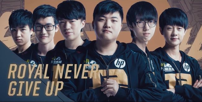 她不断将球 她不断将球