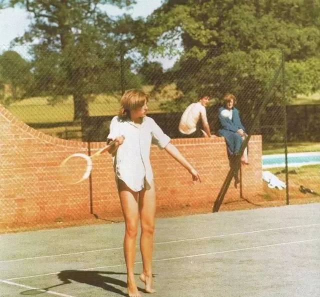 着广泛的地 着广泛的地